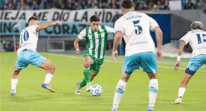 Banfield có đẳng cấp cao hơn Real Pilar 